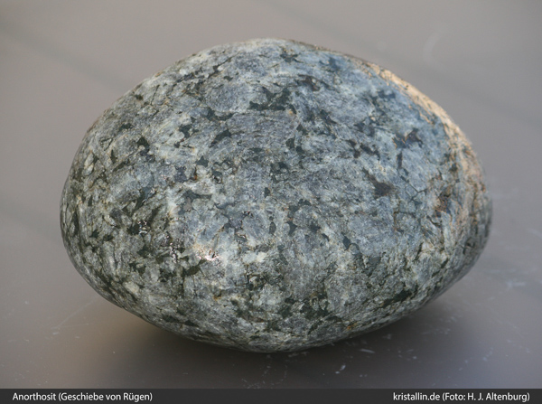 glacial erratic anorthosite, Geschiebe aus Anorthosit