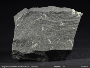 Basalt mit Plagioklaskristallen