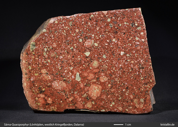 Rotbrauner Särna-Quarzporphyr aus dem östlichen Vorkommen