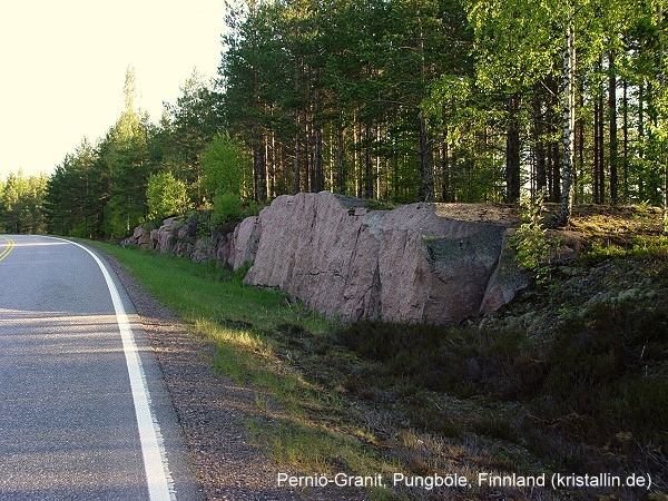 Straenanschnitt im Perni-Granit