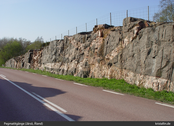 Pegmatitg&auml;nge im Monzonit