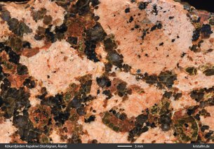 Rapakiwi-Granit von der Insel Storl&auml;gnan