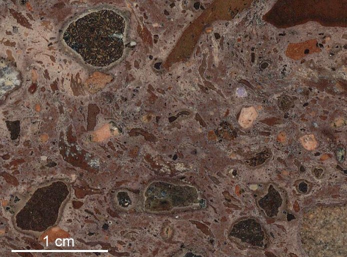 Bruchst�cke mit Reaktionsr�ndern